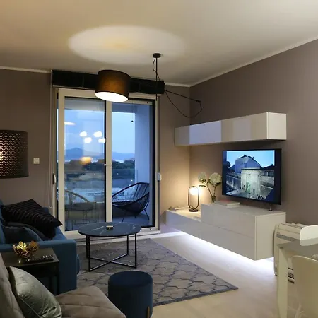 Ambassador アパート *